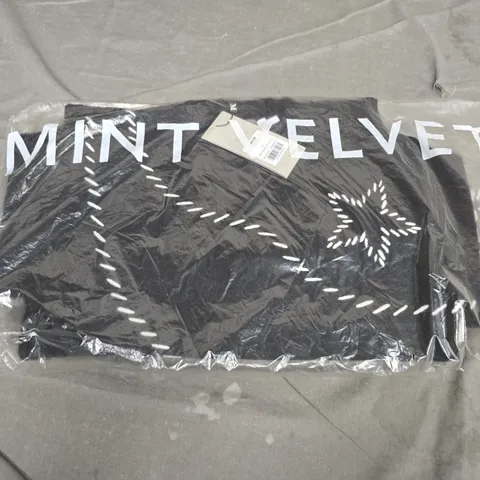 BAGGED MINT VELVET BLACK STAR WHIPSTITCH JUMPER – XS – WOMEN'S KNITWEAR