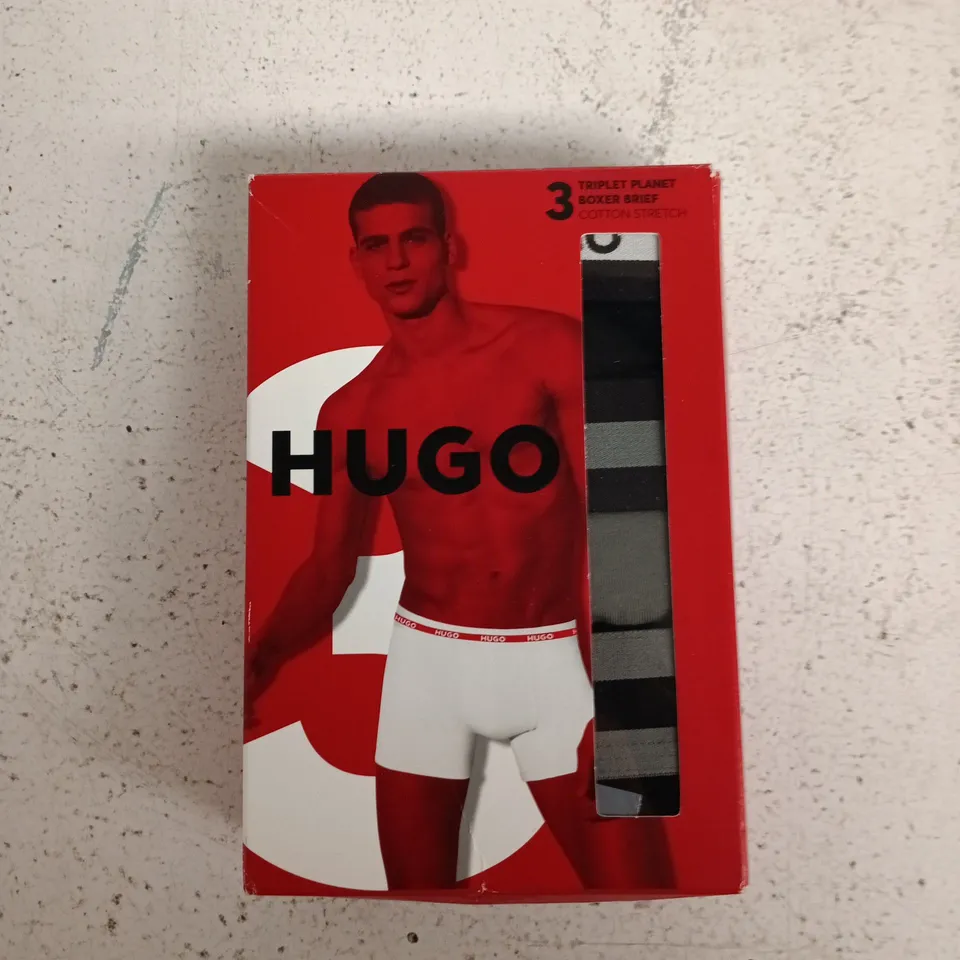 HUGO BY HUGO BOSS TRIPLET PLANET BOXER BRIEFS, 3-PACK, COTTON STRETCH, SIZE M