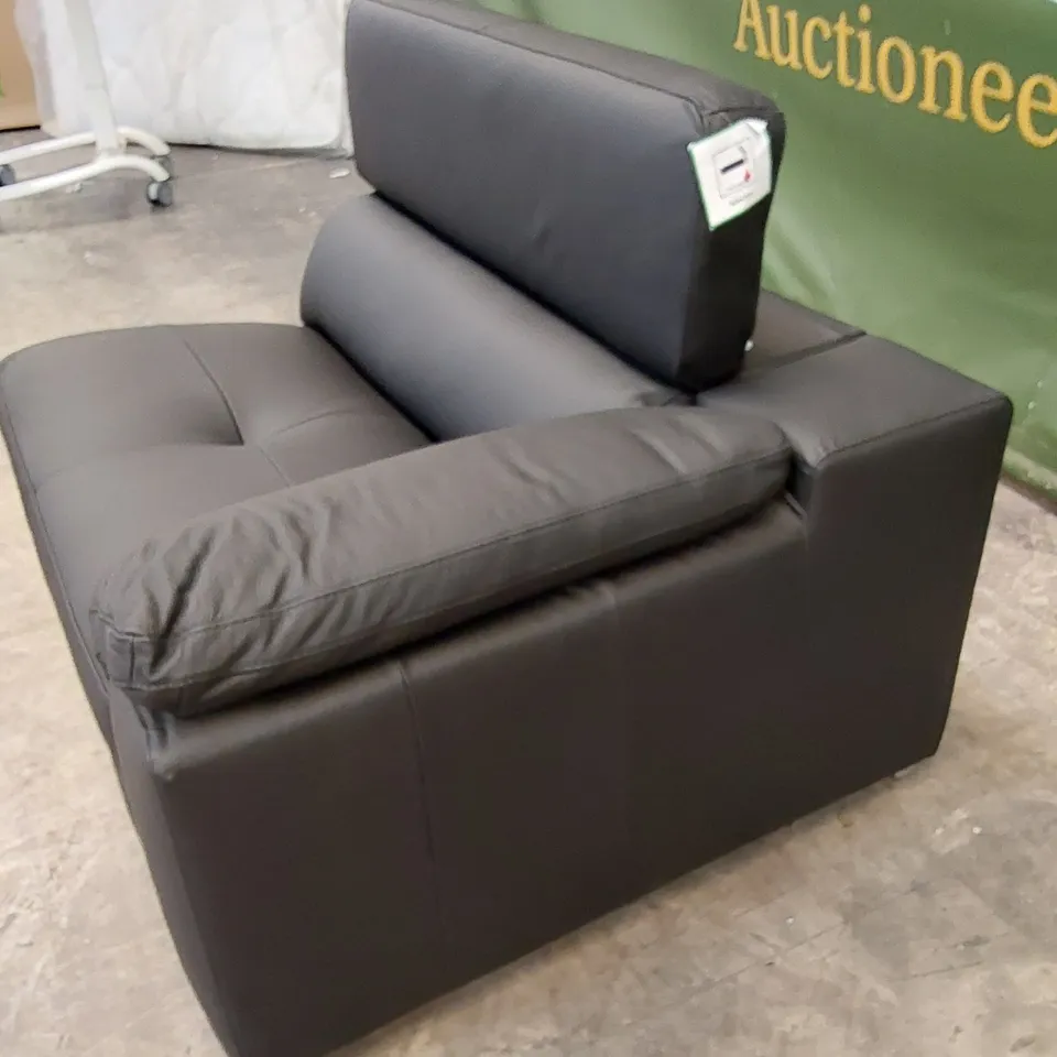 QUALITY DESIGNER BRADY BLACK LEATHER 4 SEATER SOFA PIECE (1 PIECE ONLY, INCOMPLETE)