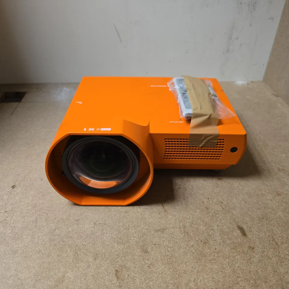 SANYO PLC-XE40