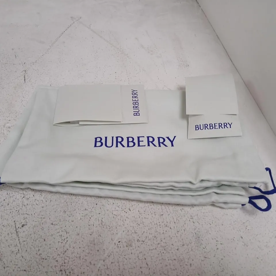 BURBERRY BURGUNDY PATENT LEATHER HIGH HEEL – UK 5 (EU 38)