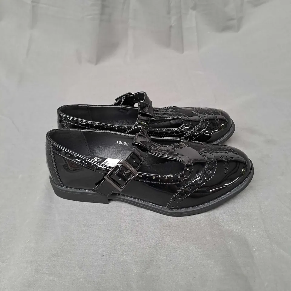 BOX OF APPROXIMATELY 10 GIRLS SCHOOL SHOES IN BLACK - VARIOUS SIZES