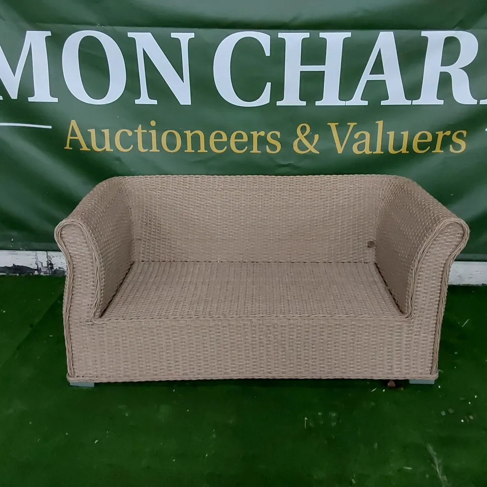 DESIGNER RATTAN GARDEN/PATIO SOFA 