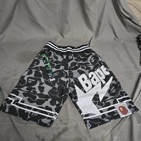 A BATHING APE (BAPE) CAMOUFLAGE SHORTS – MEN'S, GREY/BLACK