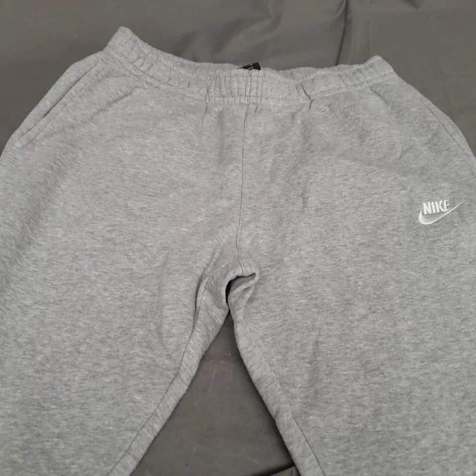 NIKE GREY TRACKSUIT PANTS - MEDIUM