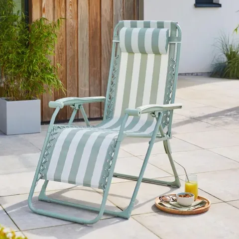 BOXED HELSINKI BEATRICE STRIPED RECLINING SUN LOUNGER CHAIR (1 BOX)