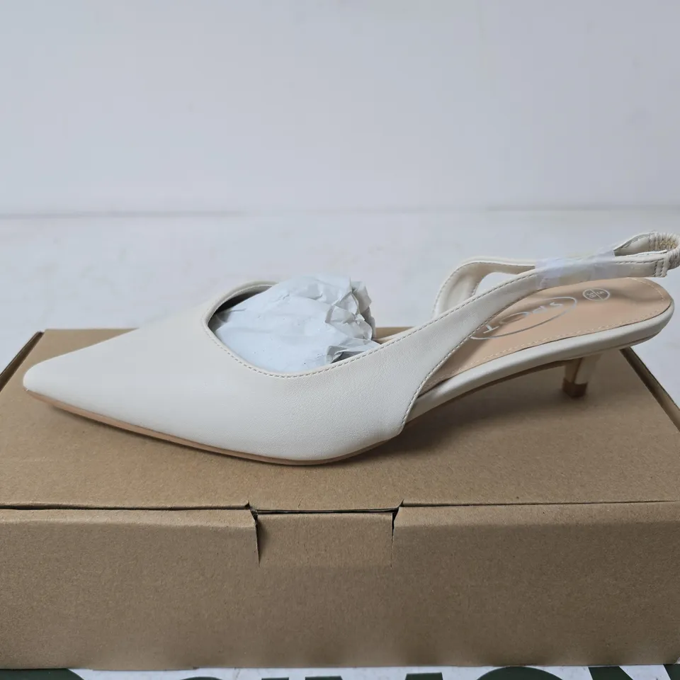 BOXED SPOT ON SHORT HEEL SHOES, BONE WHITE - SIZE 5
