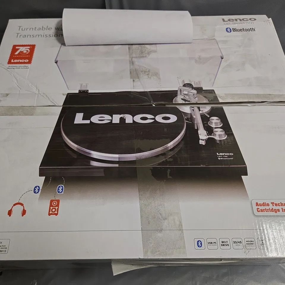 TURNTABLE WITH BLUETOOTH TRANSMISSION