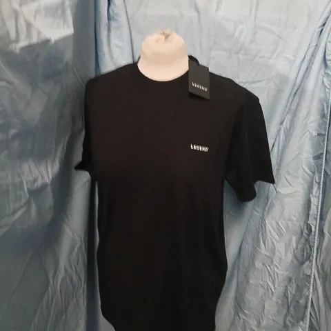 LEGEND PREMIUM BASICS T-SHIRT – BLACK WITH CHEST LOGO, UK SIZE M