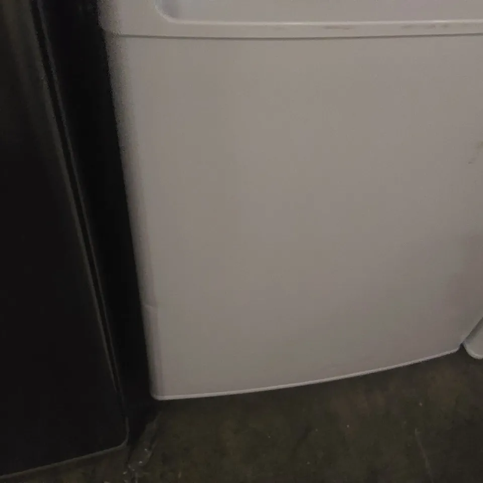 LOGIK L50BW23 60/40 FRIDGE FREEZER - WHITE