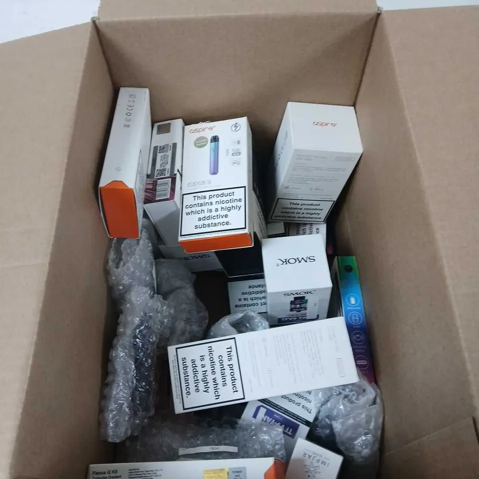 BOX OF APPROXIMATELY 25 ASSORTED E-CIGARETTES AND COMPONENTS TO INCLUDE: ASSORTED SMOK DEVICE KITS 