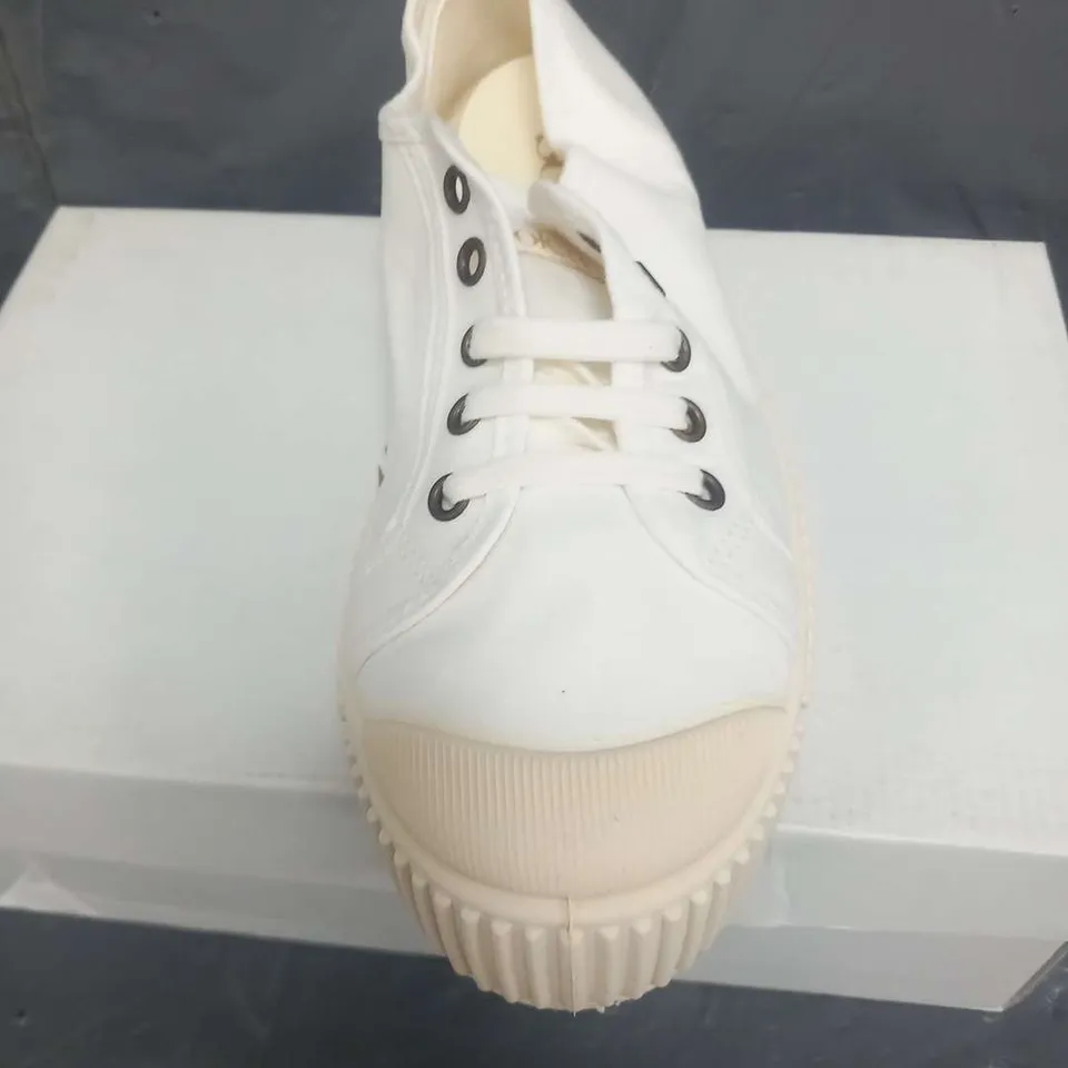 BOXED SOLEA BUMP BONE CANVAS SNEAKERS SIZE 37