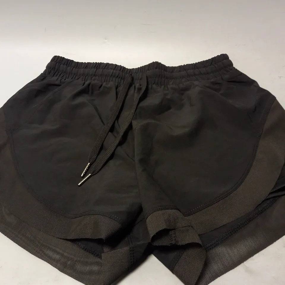 HALARA BLACK SHORTS - SMALL