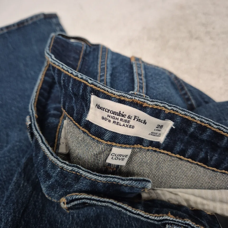 ABERCROMBIE & FITCH HIGH RISE 90'S RELAXED JEANS – WOMEN'S, 28 LONG