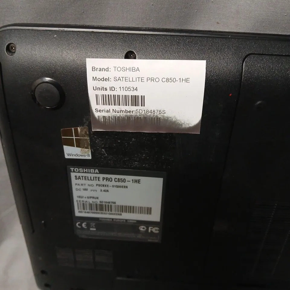 TOSHIBA SATELLITE PRO C850-1HE LAPTOP