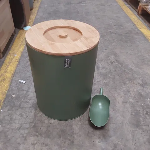 KINLOCH PET BIN MEDIUM - GREEN WITH BAMBOO LID