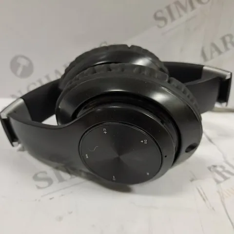 BOXED UNBRANDED SUPER BASS OVER-EAR HEADPHONES IN BLACK