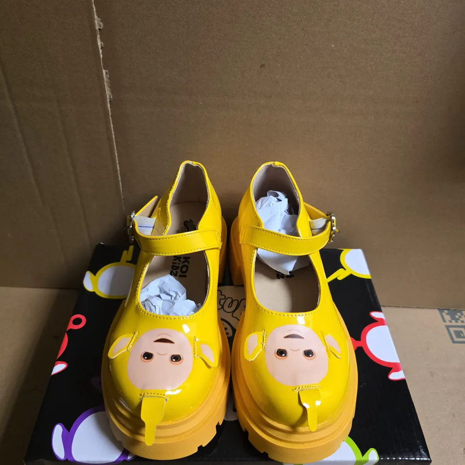 BOXED PAIR OF KOI LA LA TELETUBBIES KIDZ MARY JANES – YELLOW, UK SIZE 13