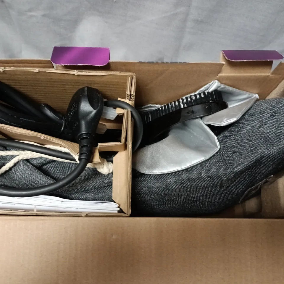 BOXED PHILIPS STEAM & GO HANDHELD GARMENT STEAMER