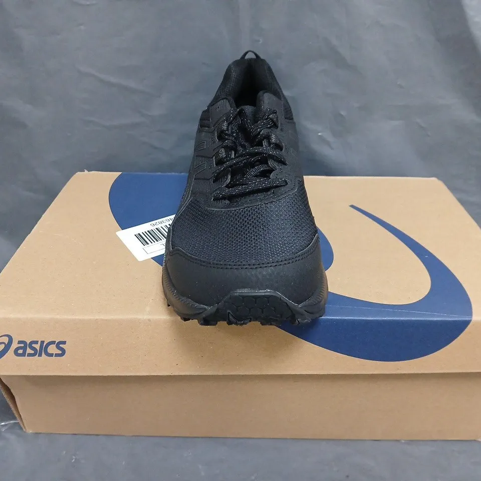 BOXED PAIR OF ASICS GEL-VENTURE 9 SHOES IN BLACK SIZE UK 9