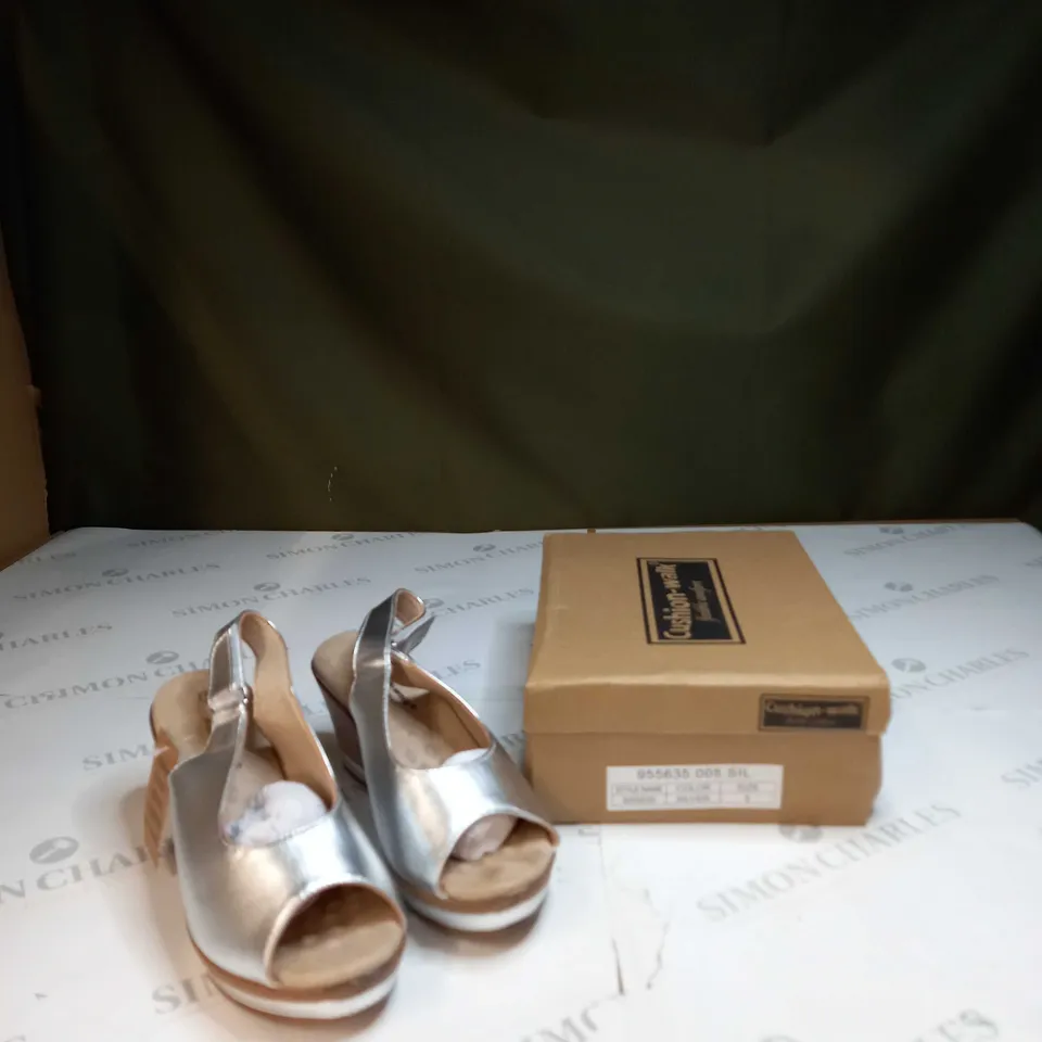 STRAPPD WEDGE SHOE - SILVER