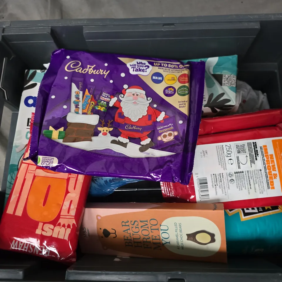 APPROXIMATELY 15 ASSORTED FOOD & DRINK ITEMS TO INCLUDE ALRPO BARISTA COCONUT, M&S CHOC, HEINZ BEANS, ETC - COLLECTION ONLY