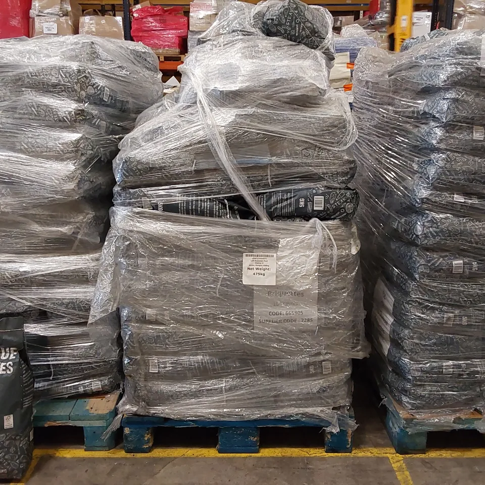 PALLET OF APPROXIMATELY 85X 5KG BAGS OF CHARCOAL BARBECUE BRIQUETTES