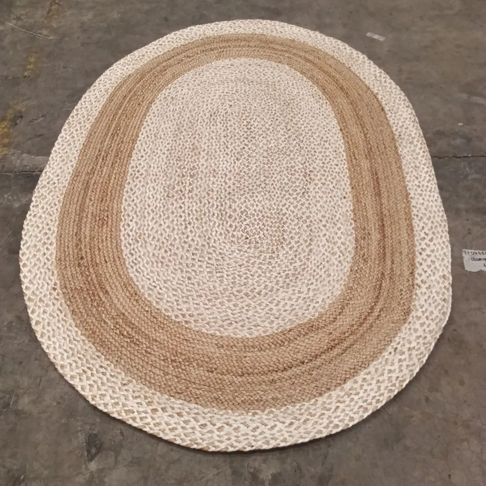 QUALITY DESIGNER AREA RUG - APPROXIMATELY 232CM X 161CM