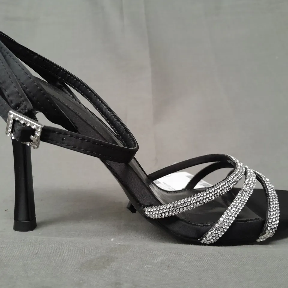 BOXED PAIR OF MNG OPEN TOE HEELED SANDALS IN BLACK W. JEWEL EFFECT EU SIZE 38