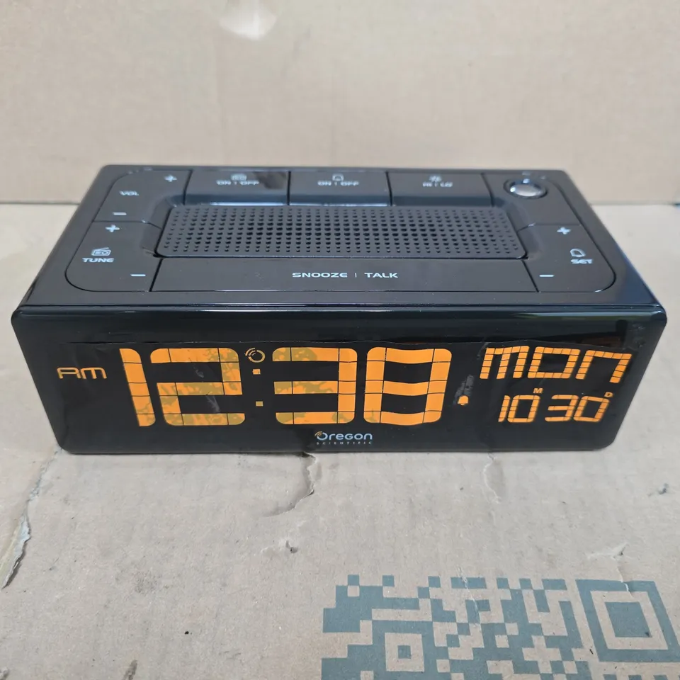 OREGON SCIENTIFIC EASYPLUS TALK O'CLOCK EC101 DIGITAL ALARM CLOCK – BOXED