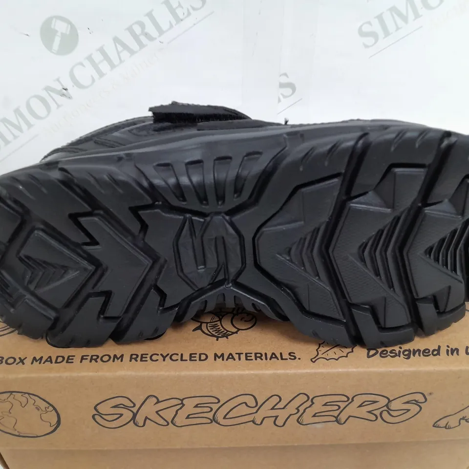 PAIR OF SKETCHERS MEMORY FOAM VELCRO TRAINERS IN BLACK - KIDS UK 13.5