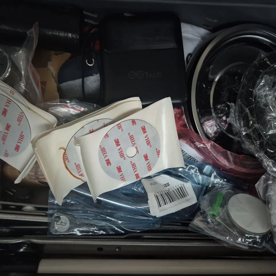 APPROXIMATELY 10 ASSORTED HOUSEHOLD ITEMS TO INCLUDE FLOOD LIGHT, MICRO-FILTERS, ETC