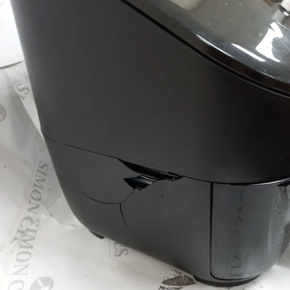 BOXED INSTANT VORTEX PLUS VERSAZONE AIR FRYER 