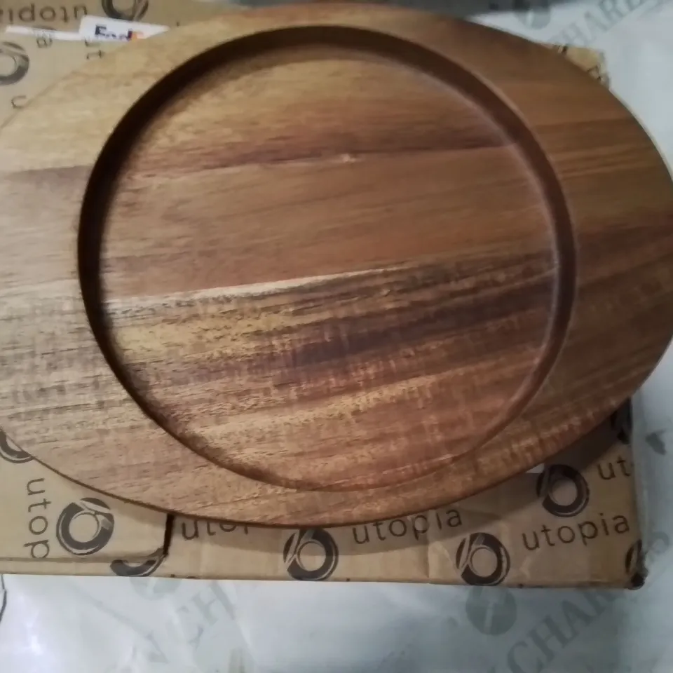 BOXED UTOPIA OVAL WOOD BOARD APPROXIMATELY 6