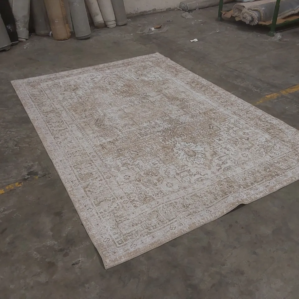 QUALITY DESIGNER AREA RUG - APPROXIMATELY 285 x 195cm