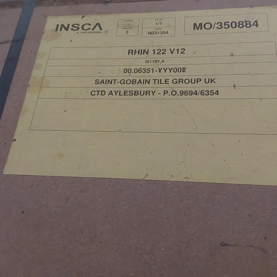 PALLET CONTAINING COMMERCIAL DISPLAY UNIT PARTS