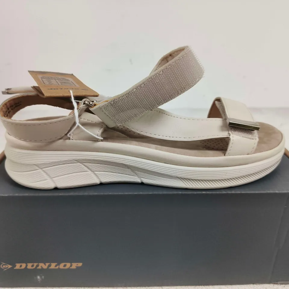 BOXED PAIR OF DUNLOP SERAFINA BONE WHITE SANDALS – UK 8