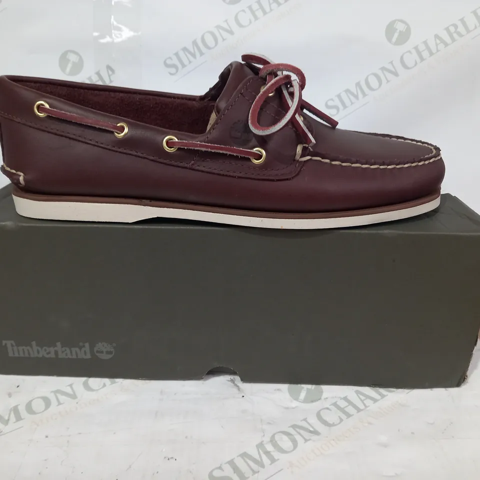BOXED PAIR OF TIMBERLAND CLASSIC BOAT SHOES IN BROWN UK SIZE 11.5