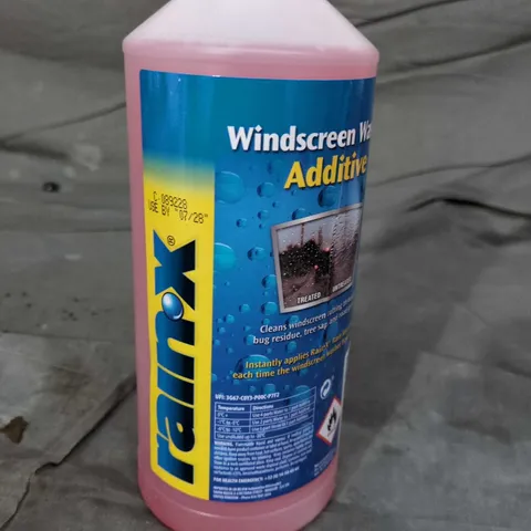 Windscreen Wash Additive – Pink liquid, plastic bottle