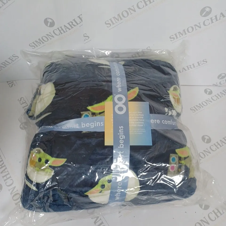 OODIE OVERSIZED WEARABLE BLANKET - SIZE NOT SPECIFIED - BABY YODA