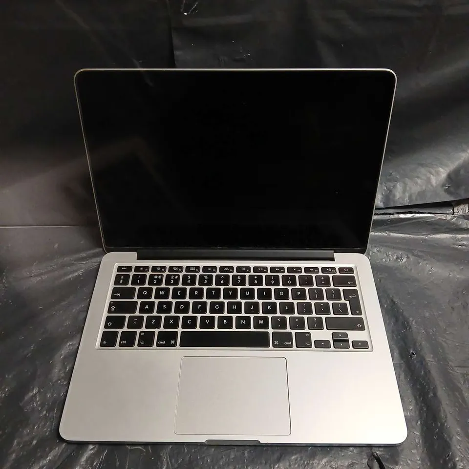 APPLE MACBOOK PRO 13-INCH RETINA (A1502 EMC 2875) SILVER LAPTOP