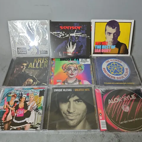 TOTE OF APPROXIMATELY 20 ASSORTED CD'S TO INCLUDE - HIT ME THE BEST OF IAN DURY , ALOK KYLIE , KRIS ALLEN ETC