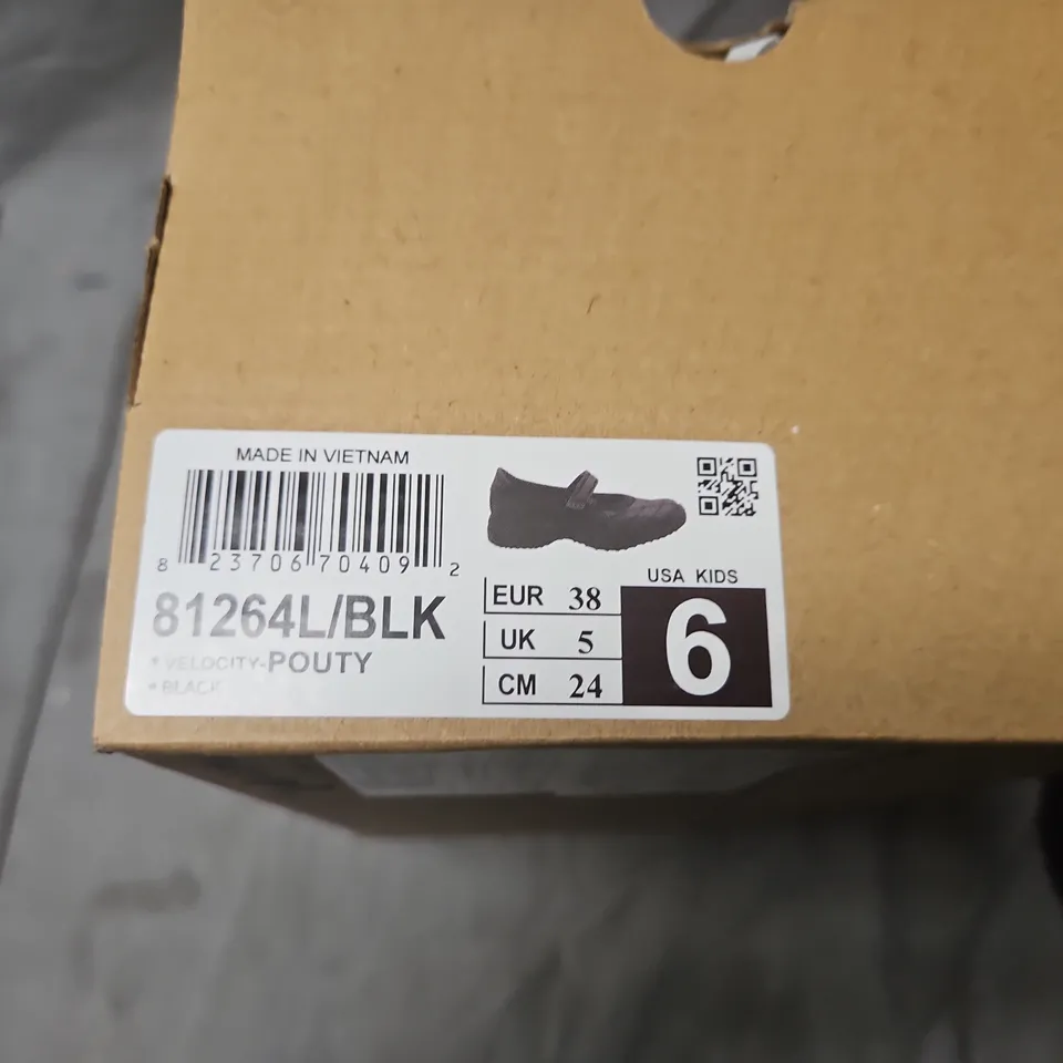 BOXED SKECHERS BLACK VELCRO STRAP SHOES – UK 5 (EU 38)