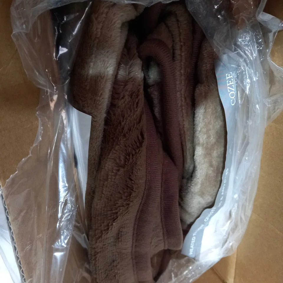 COZEE HOME VELVETSOFT HEATED THROW IN SHIRAZ WINE 