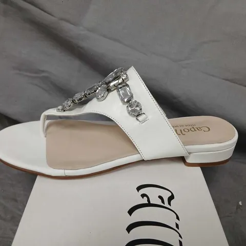 CAPOLLINI ANABELLE WHITE SANDALS – UK 7 (EU 40)