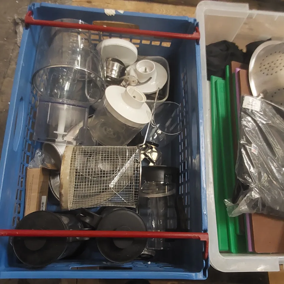 PALLET CONTAINING A LARGE QUANTITY OF ASSORTED CATERING ITEMS ECT