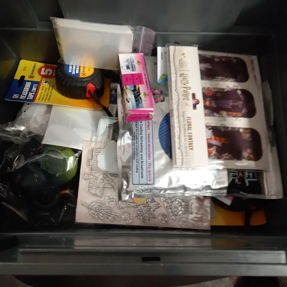 CRATE OF ASSORTED HOUSEHOLD ITEMS TO INCLUDE MINI NUMERICAL KEYBOARDS, SQUIRE PADLOCK AND NINJA CAGE