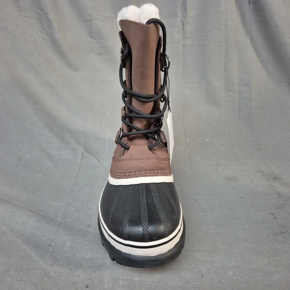 BOXED PAIR OF SOREL ANKLE BOOTS IN BROWN/BLACK/CREAM UK SIZE 8