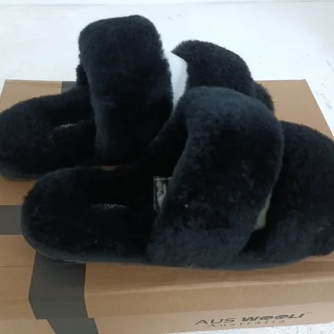 AUS WOOLI BALLERT BLACK SIZE 4