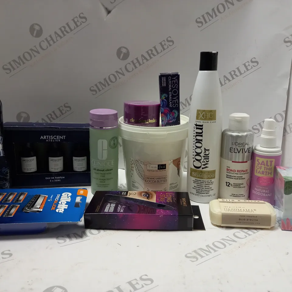 BOX OF APPROX 10 ASSORTED BEAUTY PRODUCTS TO INCLUDE CLINIQUE LIQUID FACIAL SOAP, L'OREAL ELVIVE BOND REPAIR PRE-SHAMPOO, PURE UNDERARM CARE CREAM, ETC 